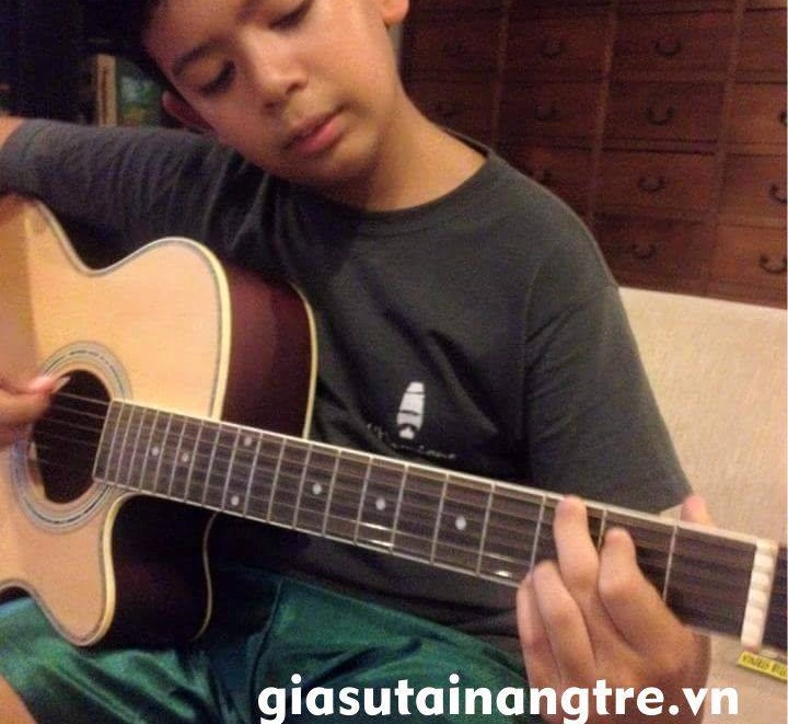 Học đàn Guitar tại quận 3