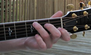 Vị trí ngón tay khi chơi hợp âm Guitar 1