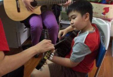 Học đàn Guitar tại quận Tân Phú